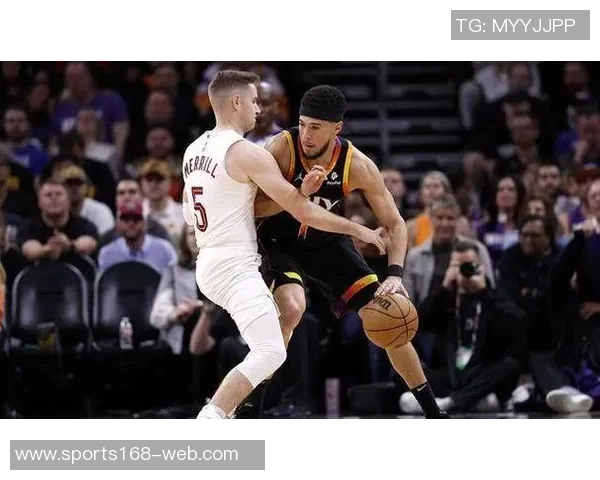 首节对决激烈萨尔高效拿下9分5篮板布克助攻表现抢眼贡献8分6助攻 首节对决激烈萨尔高效拿下9分5篮板布克助攻表现抢眼贡献8分6助攻