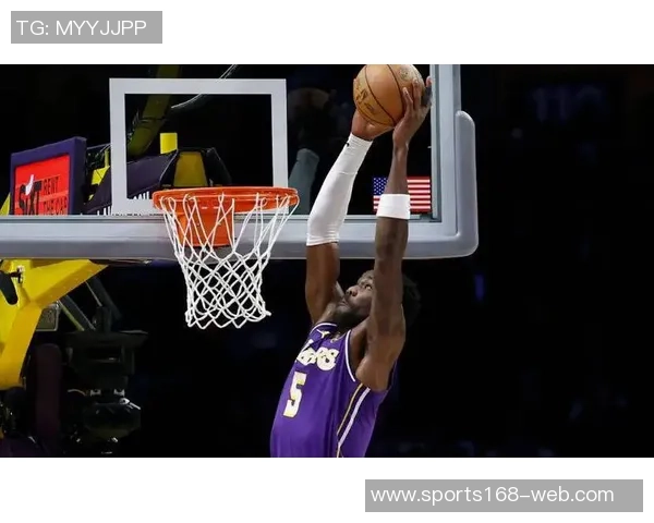 湖人连败期间艾顿表现低迷场均仅得65分和55个篮板命中率不足40 湖人连败期间艾顿表现低迷场均仅得65分和55个篮板命中率不足40