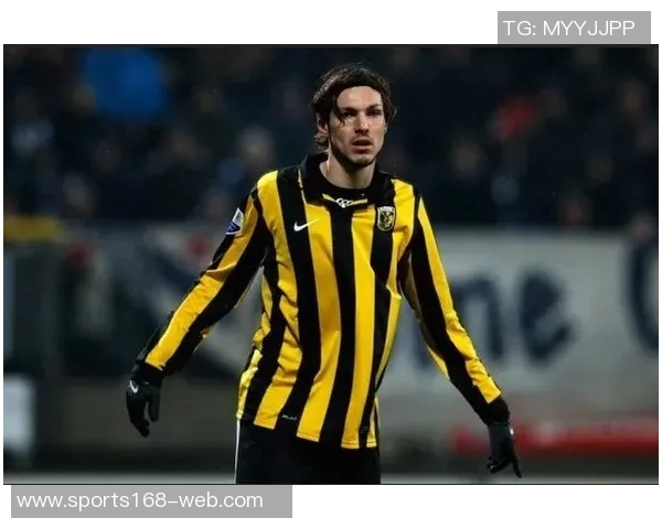 埃因霍温冬窗瞄准日本国脚佐野航大应对威尔曼离队挑战 埃因霍温冬窗瞄准日本国脚佐野航大应对威尔曼离队挑战